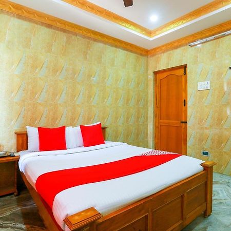 Oyo 68796 Shanthi Mahal Ченай Екстериор снимка